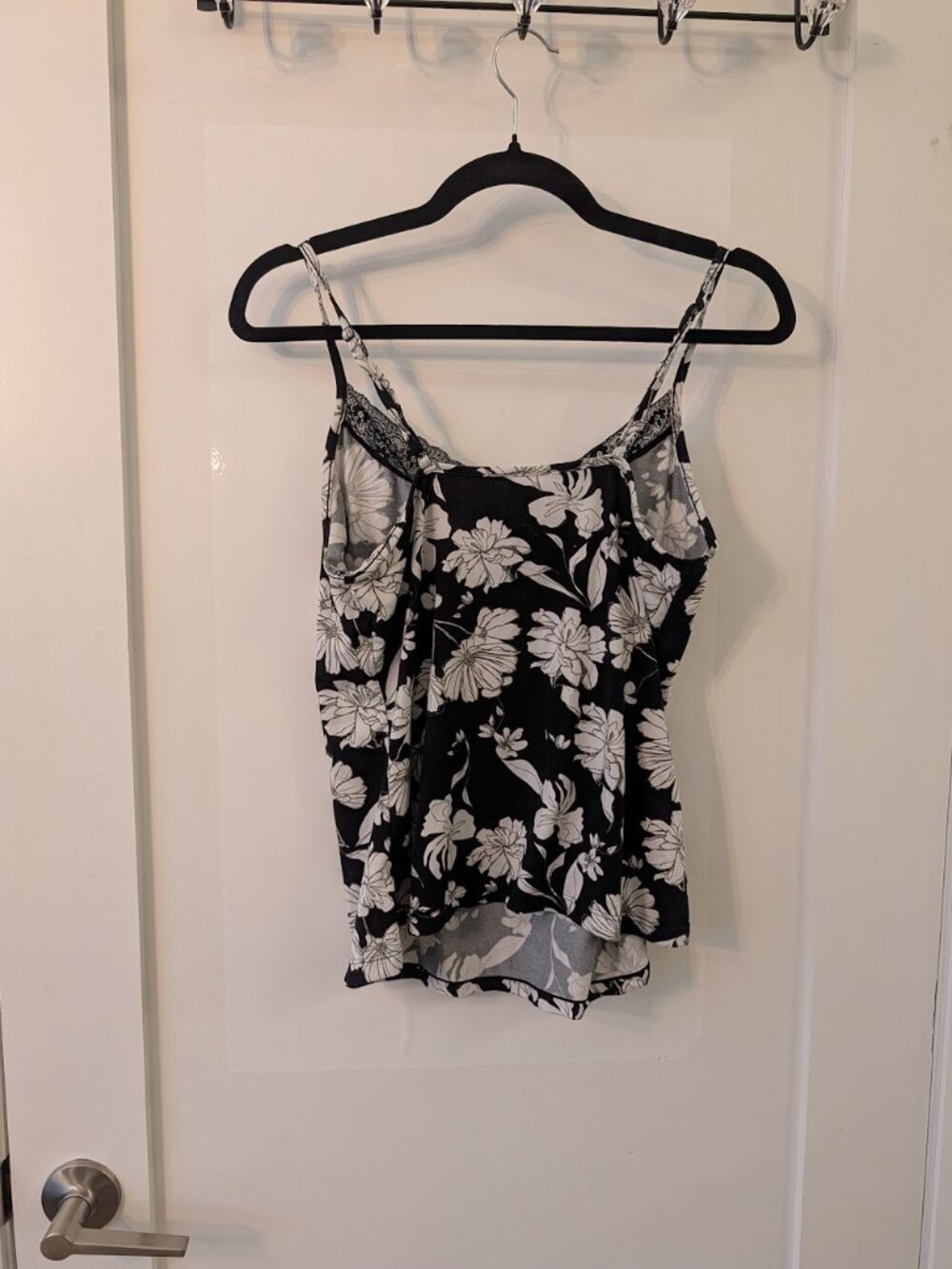 Emily & Jane Black White Floral Lace-Trim Camisole M/M - Picture 3 of 6